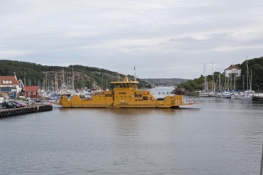 Hamburgoe Pension Hamburgsund Buitenkant foto
